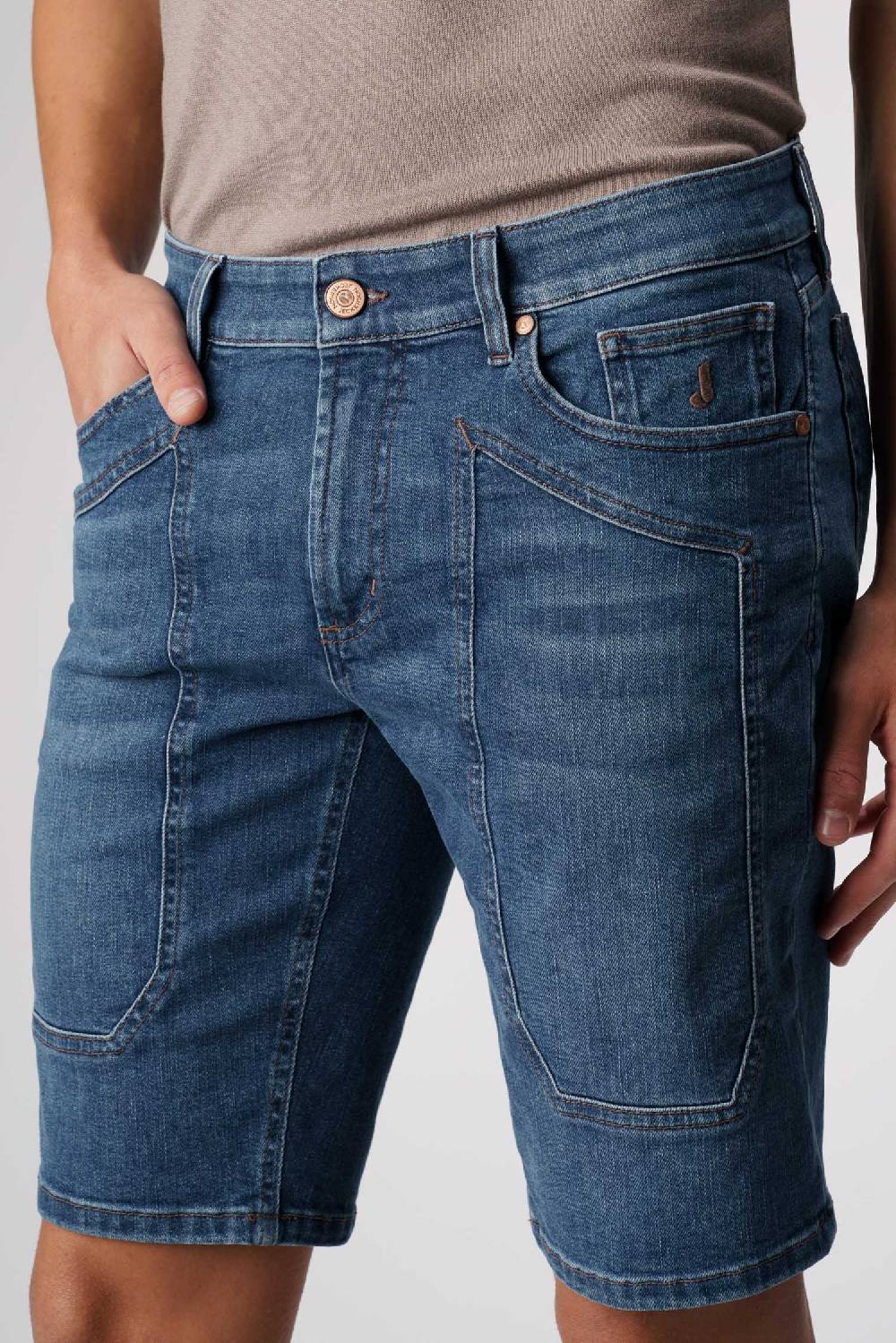 Jeckerson Jayden - Bermuda con toppa in comfort denim blu scuro Acquista Ora