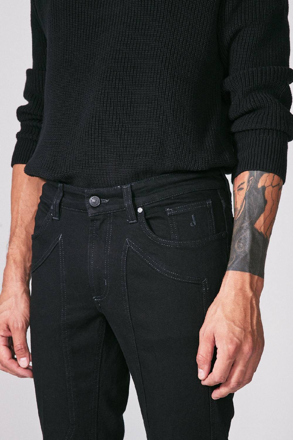 Jeckerson Pantalone 5 tasche in denim nero rinse con toppa in Alcantara® Affare Del Giorno