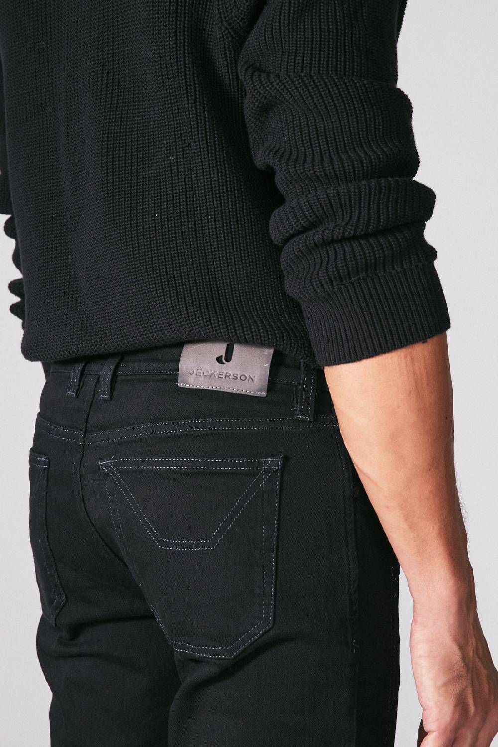 Jeckerson Pantalone 5 tasche in denim nero rinse con toppa in Alcantara® Affare Del Giorno