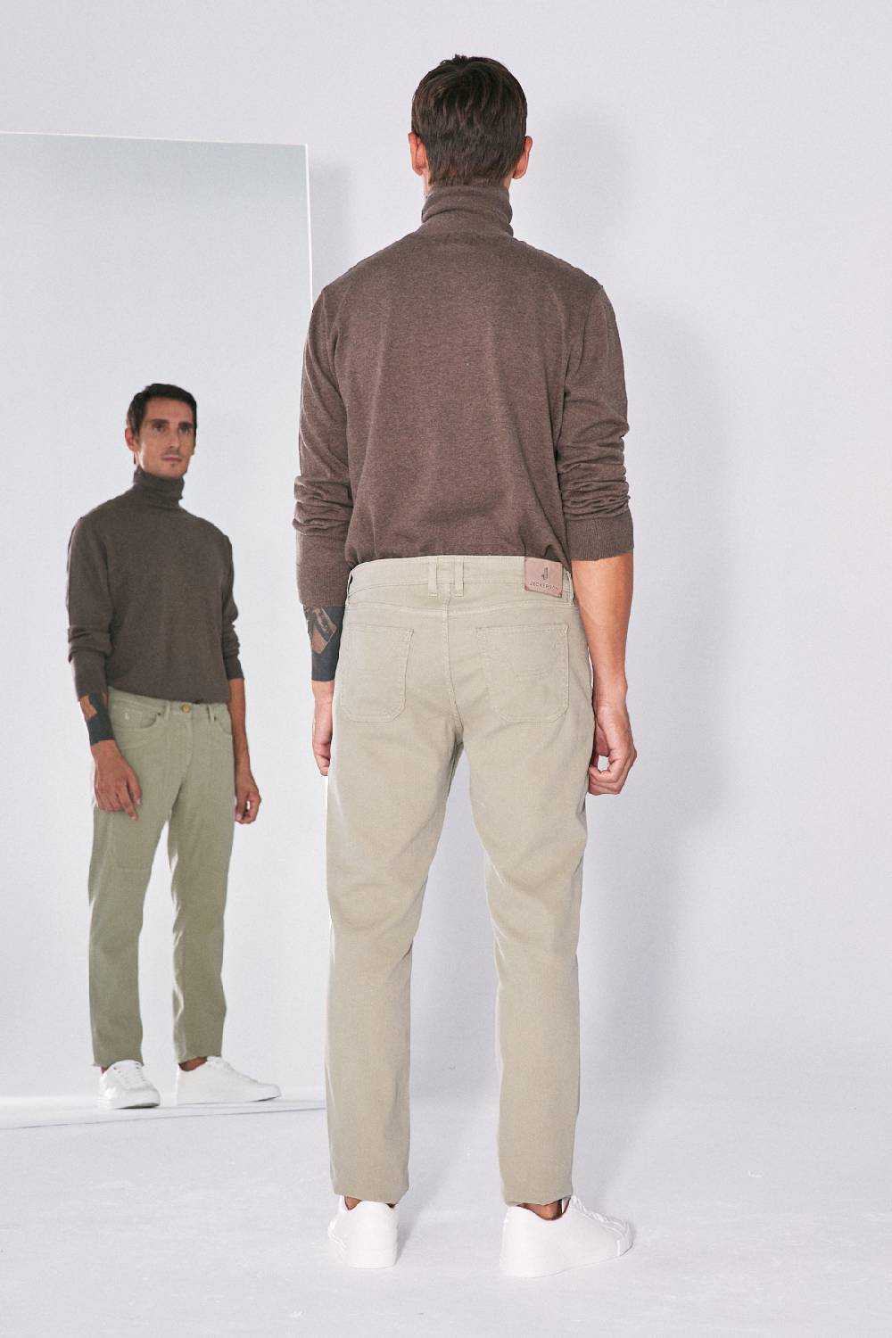 Jeckerson Pantalone in cotè de cheval slim fit con toppa Sottocosto