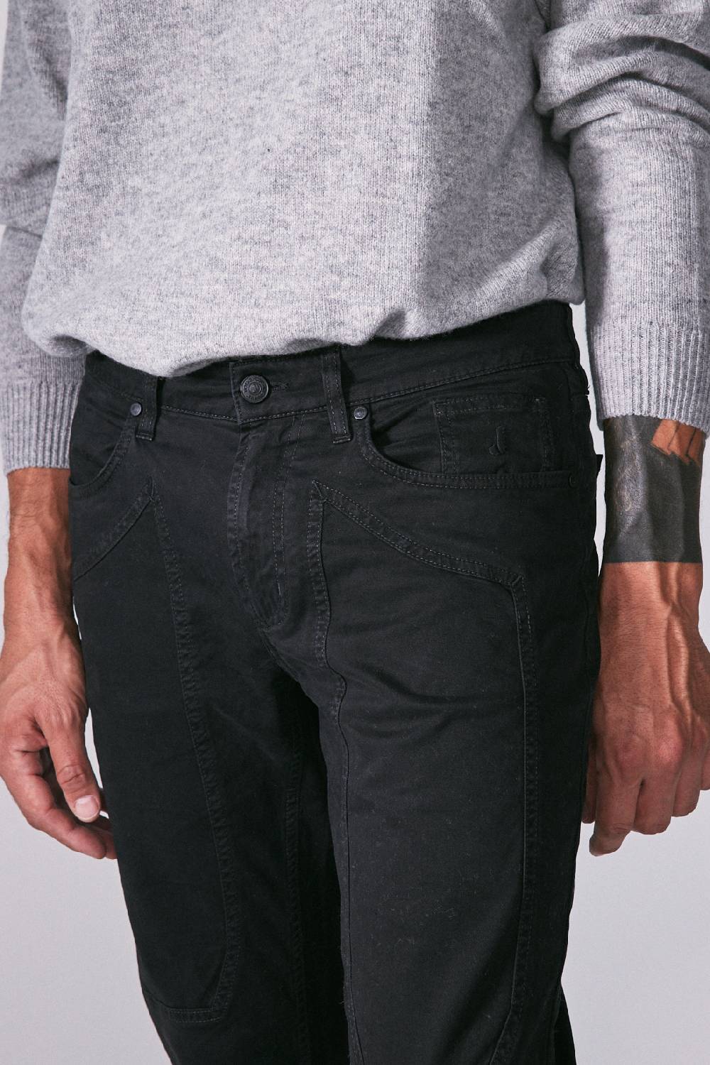 Jeckerson Pantalone slim fit con toppa Presa