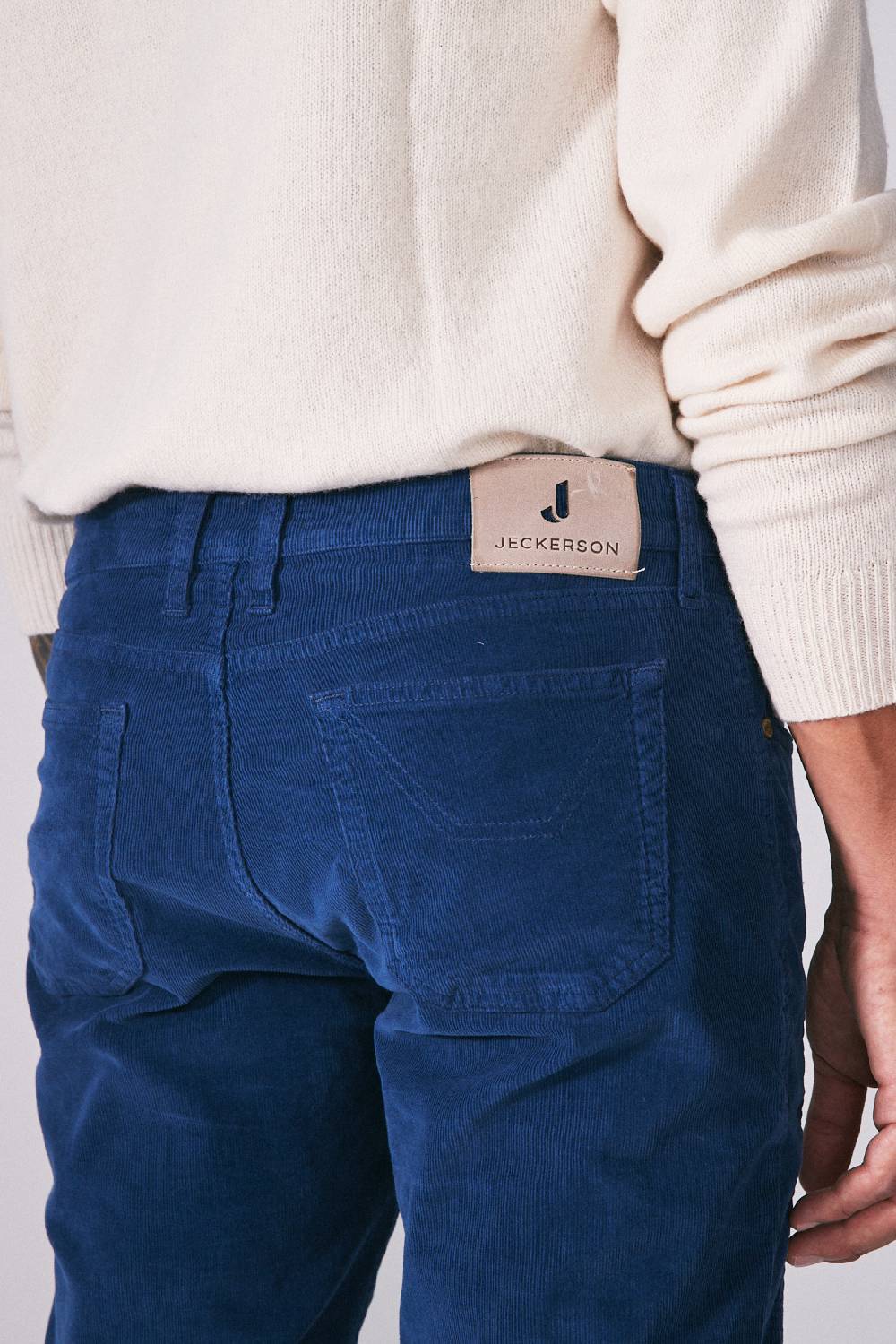 Jeckerson Pantalone slim fit in velluto con toppa in tono Offerta