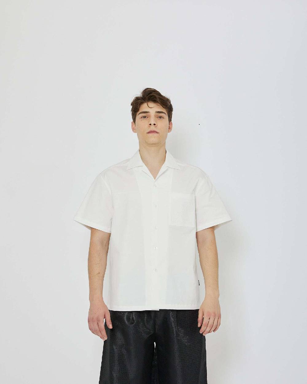 John Richmond Camicia con logo ricamato tone sur tone sul davanti Negozi Online