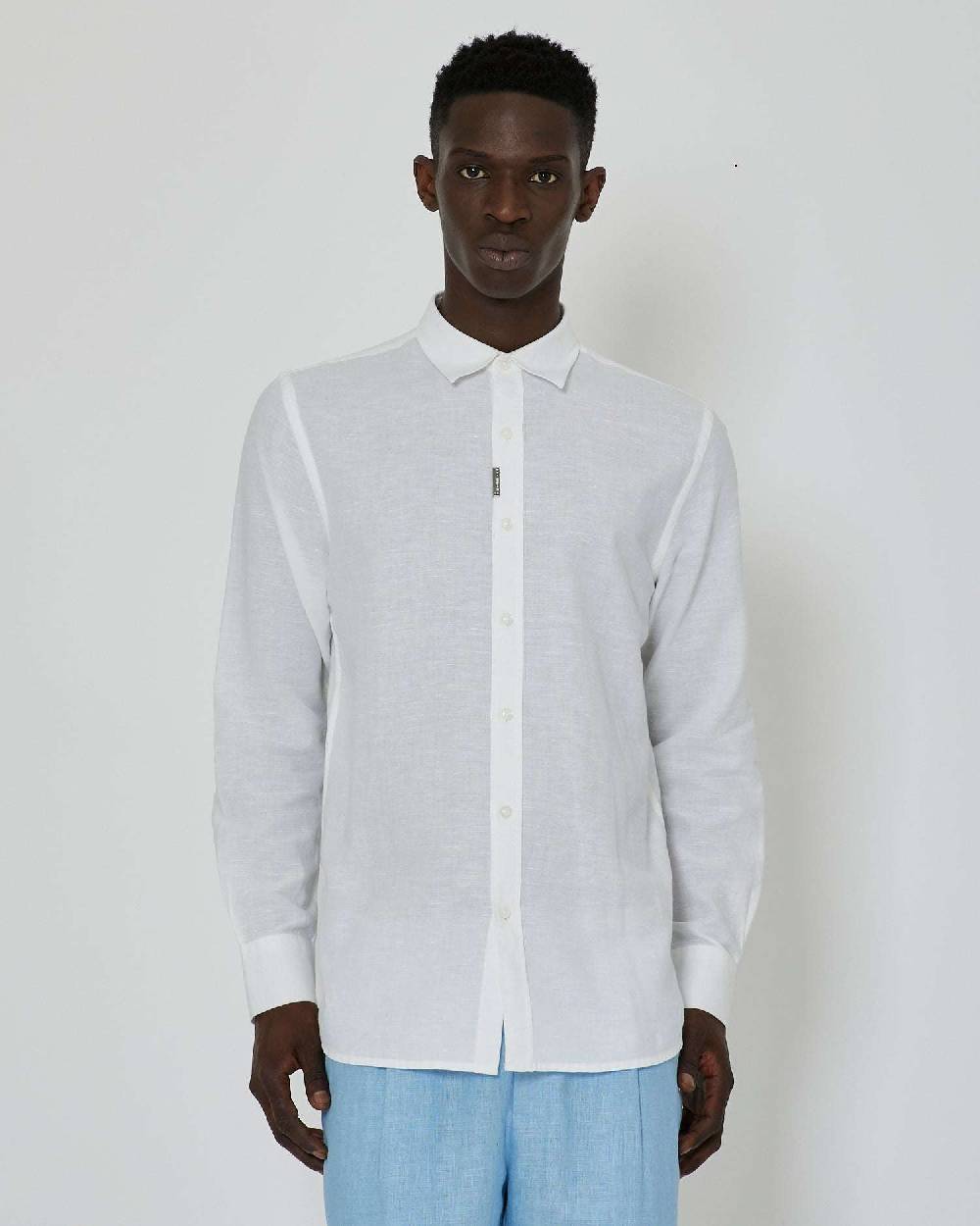 John Richmond Camicia basic in lino con placca metallica sul davanti Promozione Limitata
