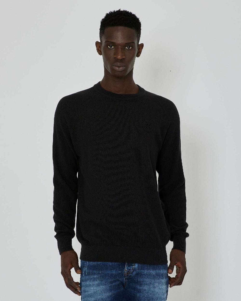 John Richmond Maglia con logo ricamato tone sur tone Sconto