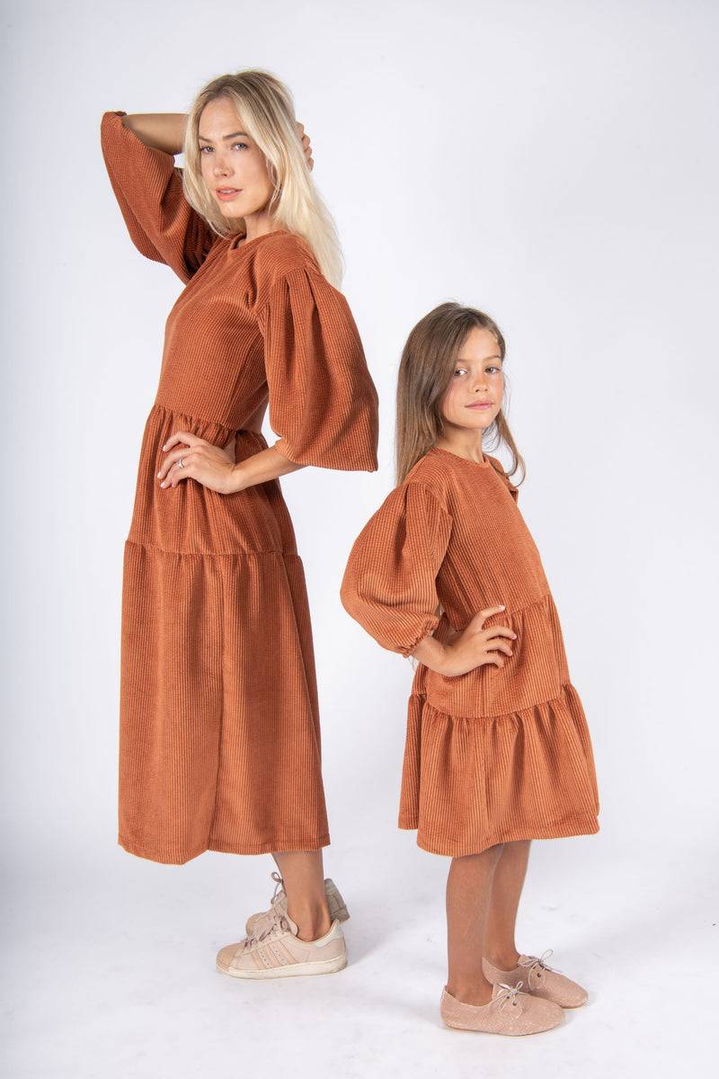 Olive E Miele MiniMe abito Kathy mattone 2025