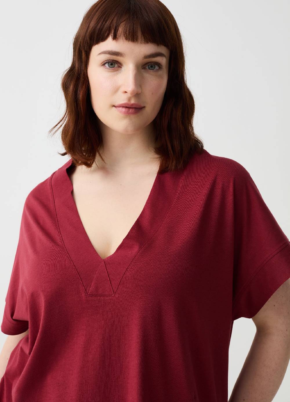 Ovs Abito Essential corto in jersey con scollo a V Curvy Fino Al -60%