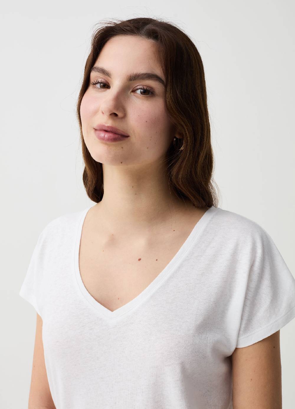 Ovs T-shirt in lino e cotone con scollo a V Moda