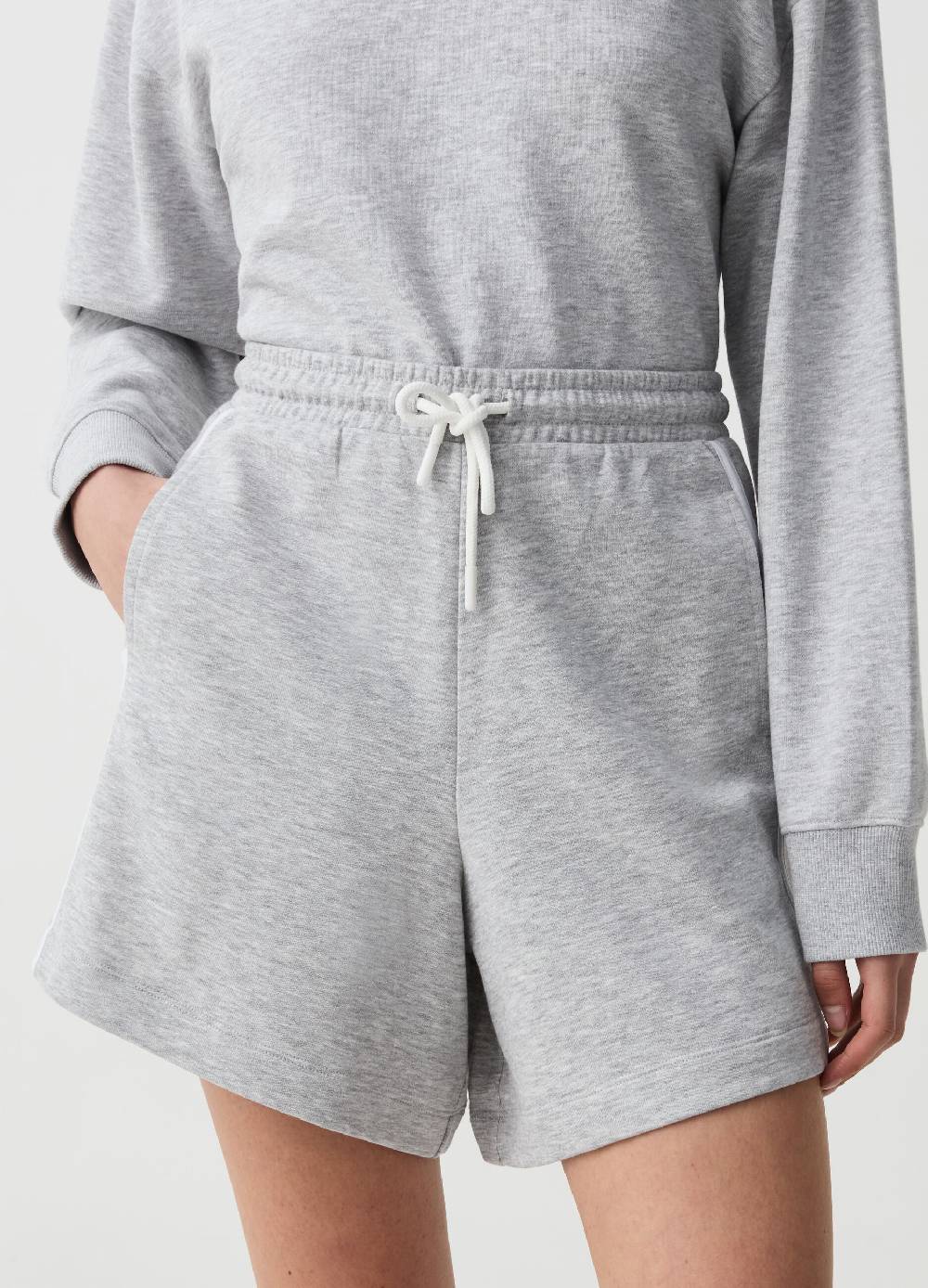 Ovs Bermuda jogger Essential con profili rigati Online
