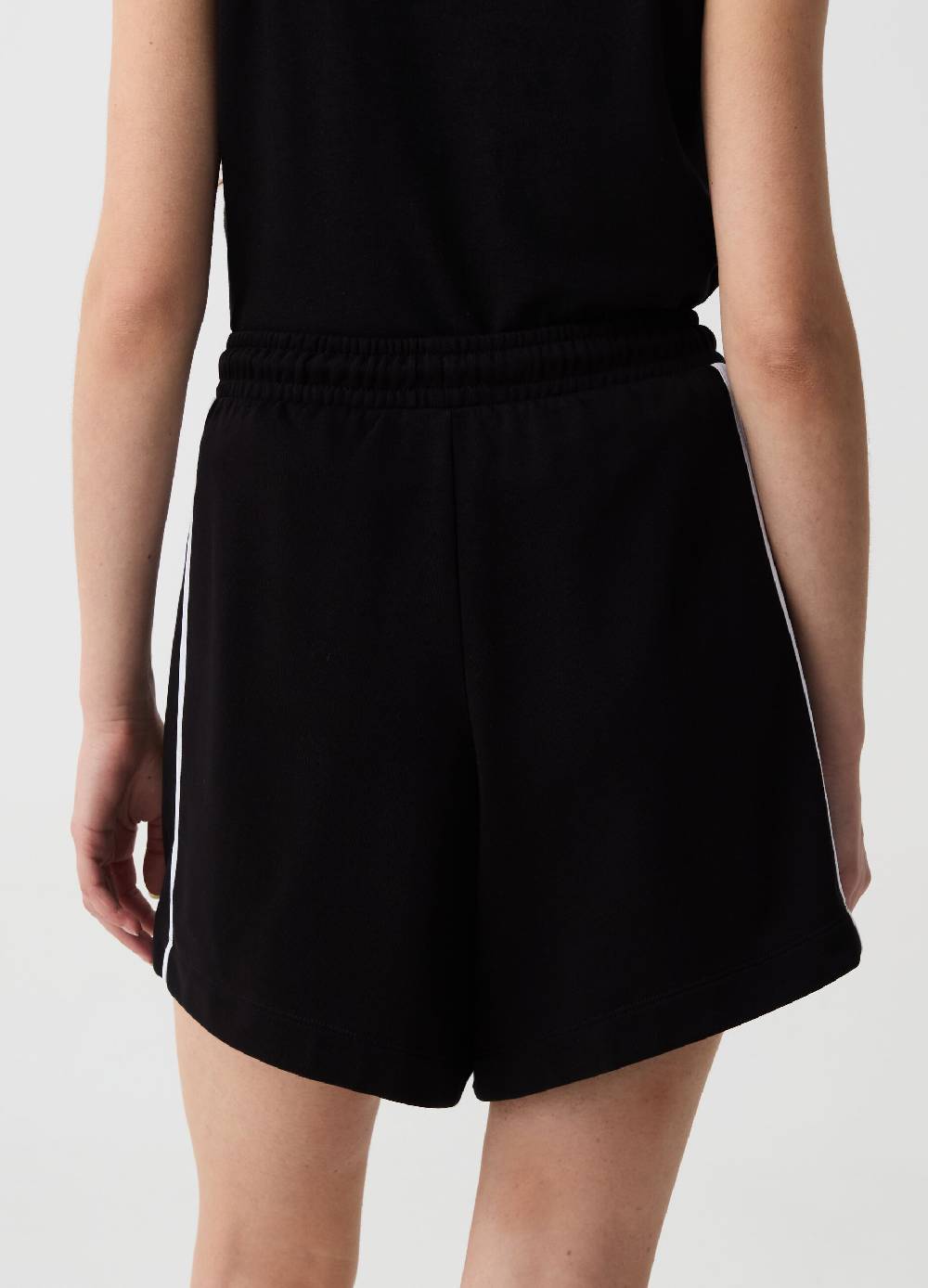 Ovs Bermuda jogger Essential con profili rigati Sconto