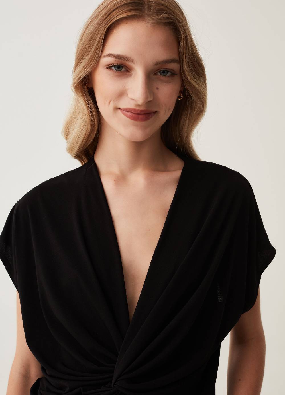 Ovs Maglia in crêpe con scollo a V e nodo Affare Del Giorno