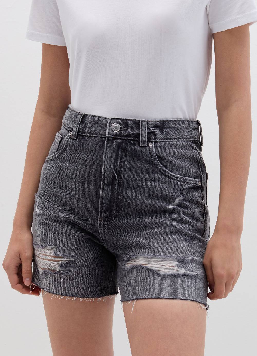 Ovs Shorts mom fit in denim con strappi Fino Al -60%