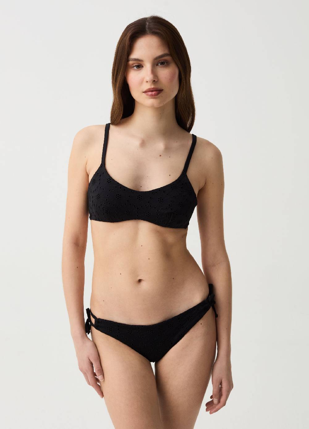 Ovs Top bikini bralette in sangallo Prezzo di fabbrica