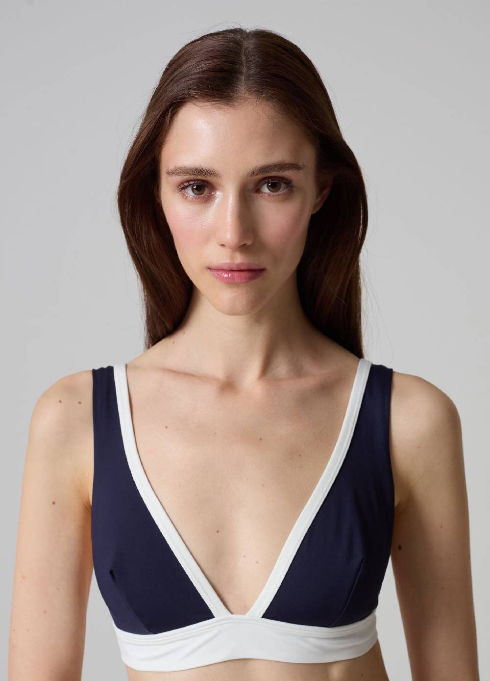 Ovs Top bikini a triangolo con bordi a contrasto Grandi sconti