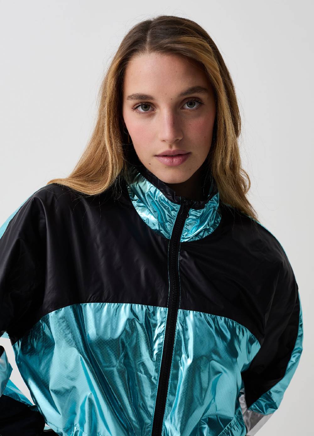Ovs Giacca crop in nylon effetto metallizzato B.ANGEL X MARE FUORI Soddisfazione Garantita