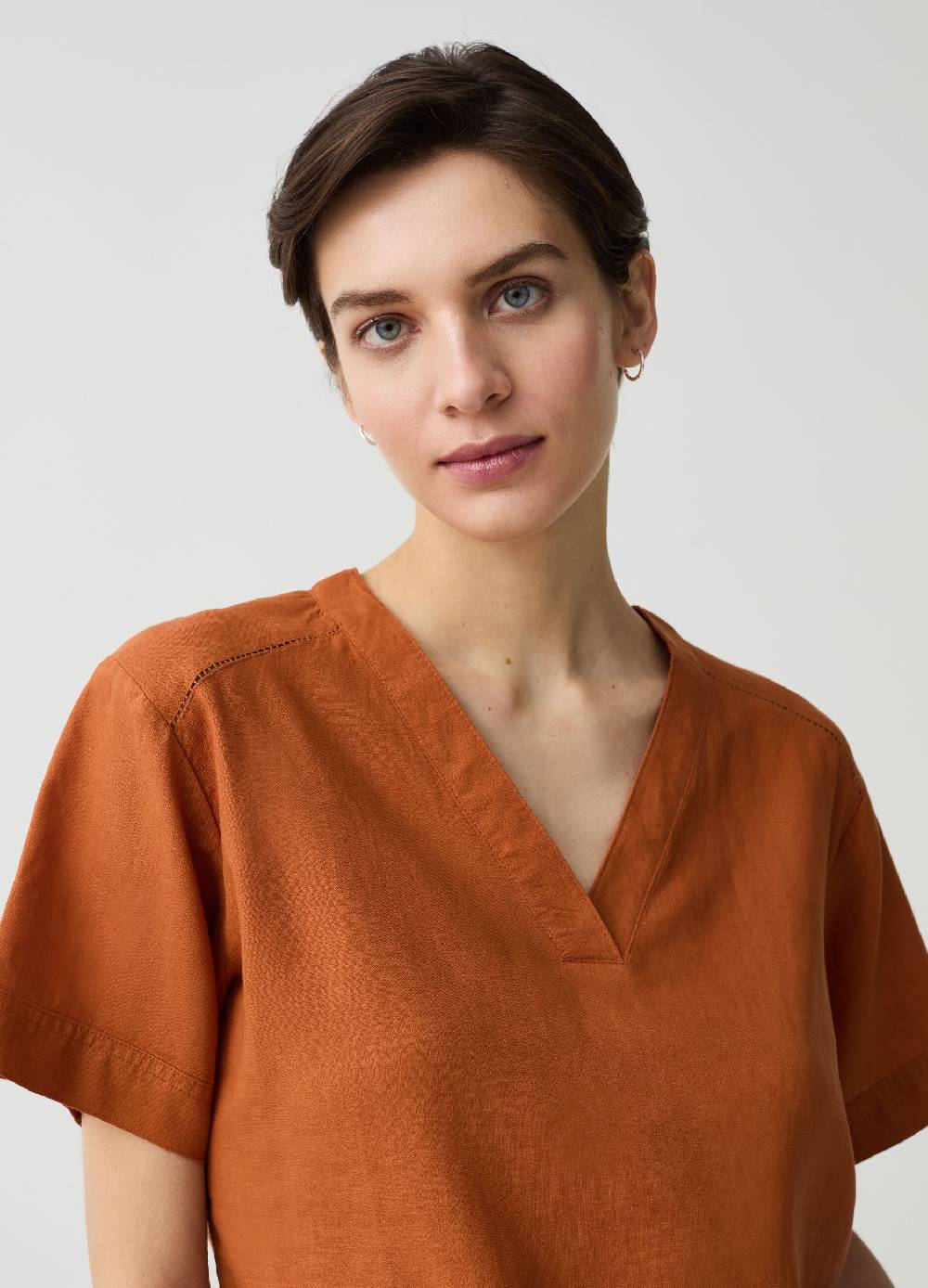Ovs Blusa in lino e viscosa con scollo a V Saldi Di Fabbrica