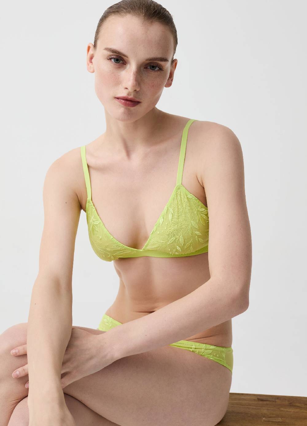 Ovs Reggiseno Il Triangolo soft con ricamo foliage Comprane uno, ottenene uno gratis