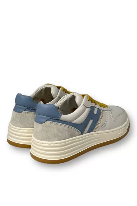 HOGAN Scarpe Hogan: Stile e Comfort Le sneakers Hogan sono sinonimo di eleganza e qualità. Realizzate con materiali pregiati, garantiscono comfort e stile ineguagliabili. Scopri la collezione! Outlet
