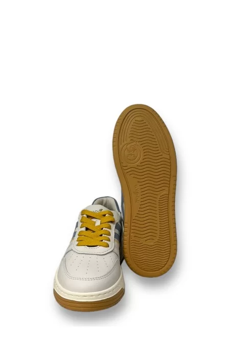 HOGAN Scarpe Hogan: Stile e Comfort Le sneakers Hogan sono sinonimo di eleganza e qualità. Realizzate con materiali pregiati, garantiscono comfort e stile ineguagliabili. Scopri la collezione! Outlet