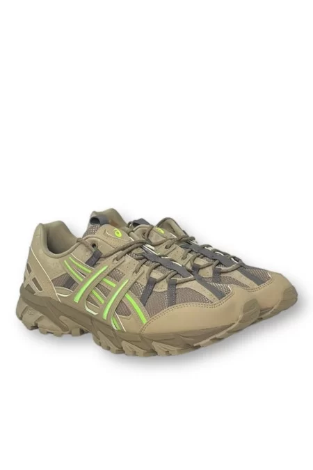 ASICS GEL SONOMA 1550 ASICS 1201B006 200 Scarpe da corsa ASICS GEL SONOMA 1550. Codice modello: 1201B006. Colore: marrone. Perfette per la corsa su terreni misti Convenienza