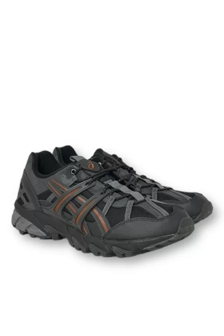 ASICS Descrizione Prodotto La scarpa da corsa Asics Gel Sonoma 1550 offre comfort e supporto con la tecnologia Gel. Perfetta per trail running. Caratteristiche: Tecnologia Gel per ammortizzazione Design robusto per trail running Presa