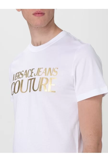 VERSACE DESCRIZIONE: Maglietta da uomo Versace, marchio di lusso con design elegante e qualità Promozione temporanea