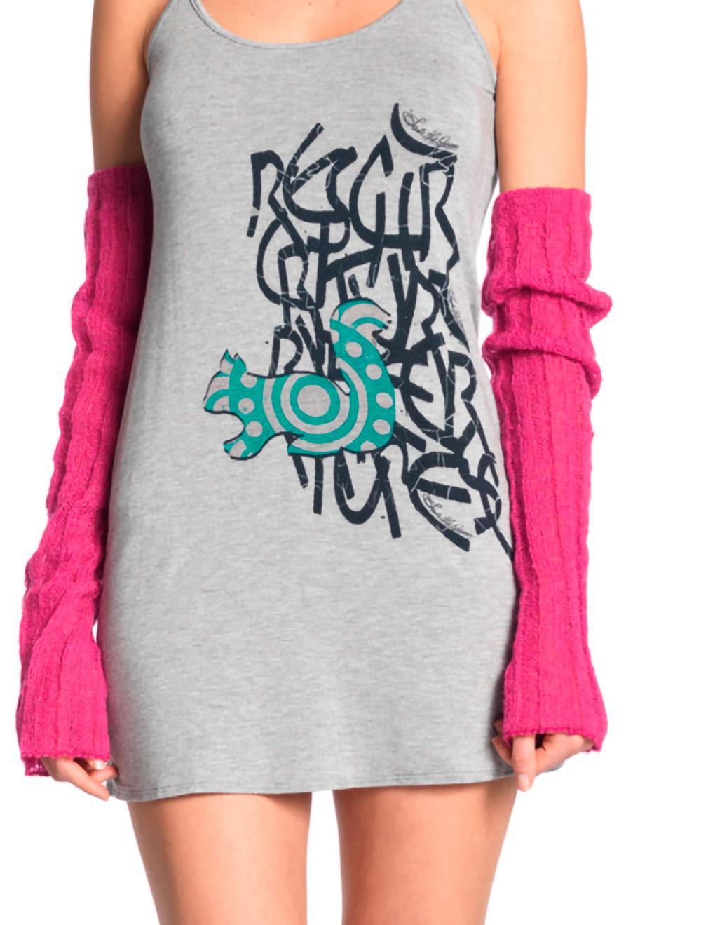 Save The Queen Top in viscosa grigia con leggins e coprispalle 2025