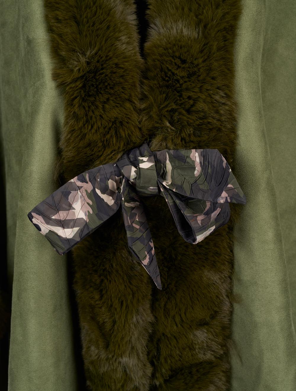 Save The Queen Mantella con frange in eco shearling Pezzi Unici