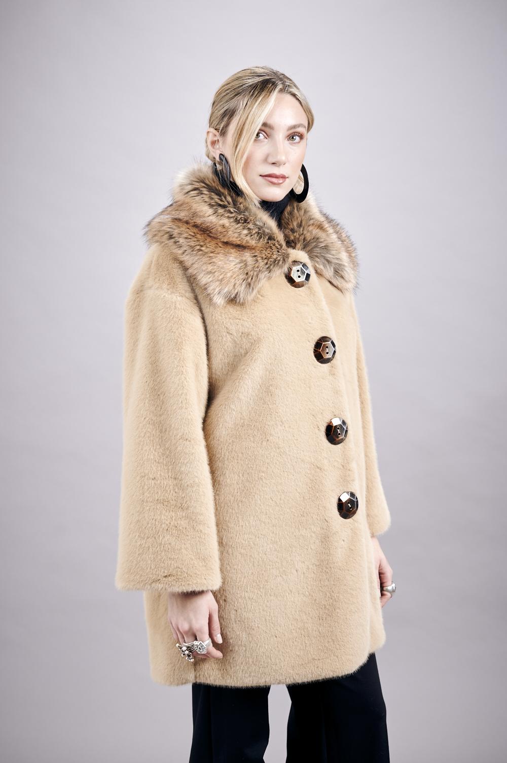 Save The Queen Cappottino in ecopelliccia beige Novità
