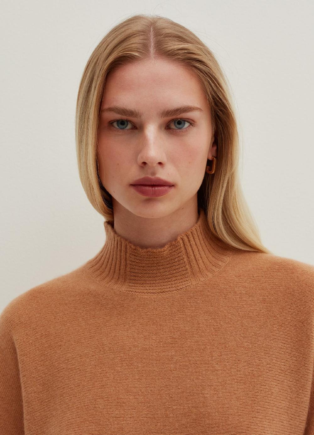 Stefanel Maglia in cashmere mock neck Latest fashion