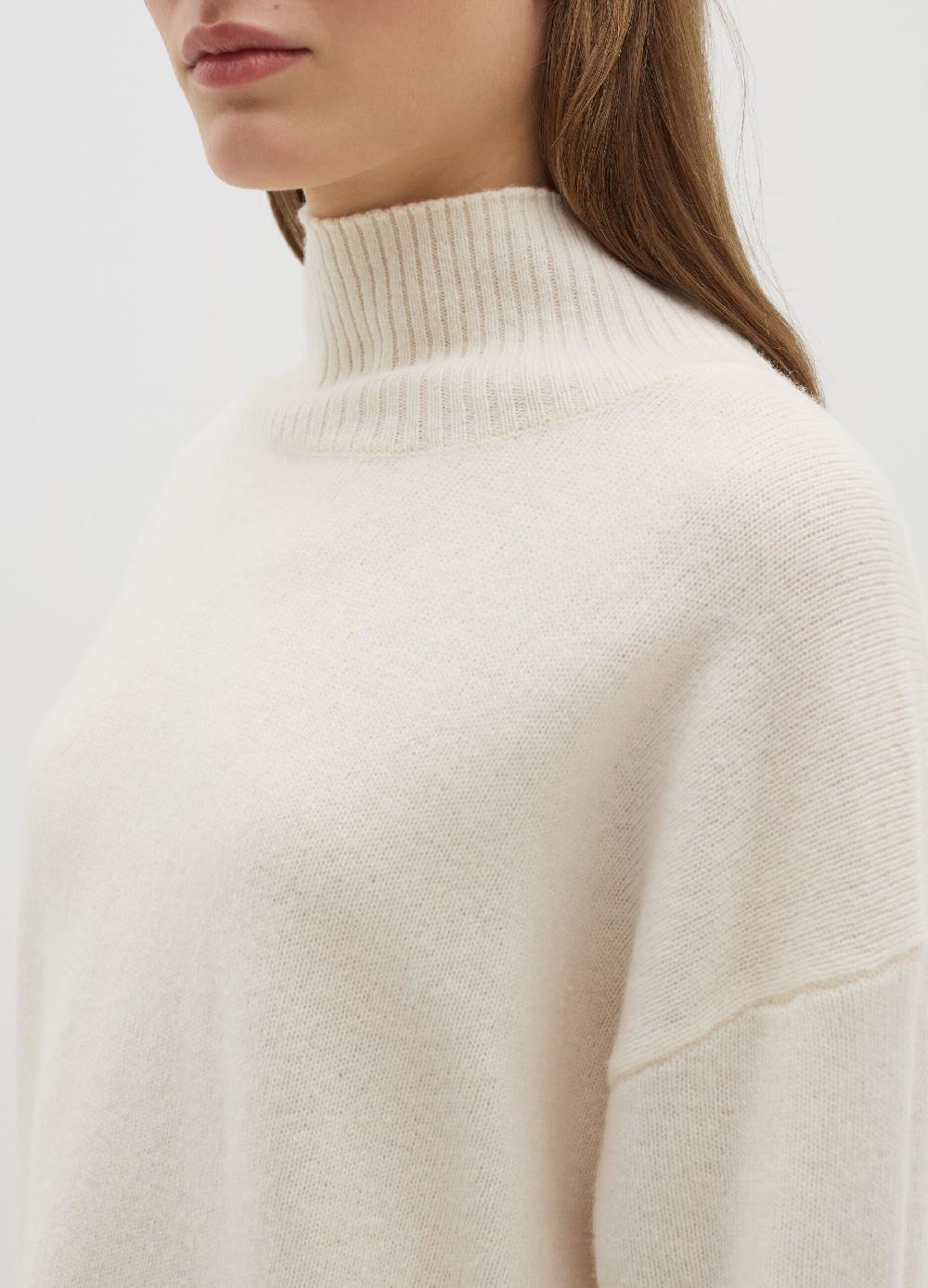 Stefanel Pullover in lana cardata a collo alto Ritorno libero