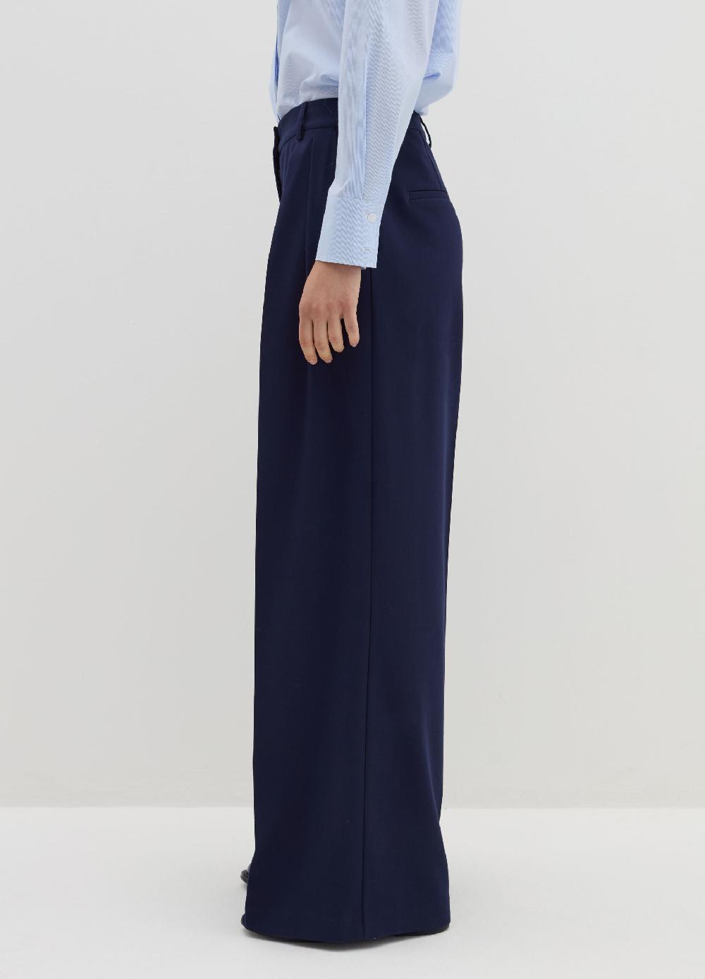 Stefanel Pantalone loose fit con pinces In Linea