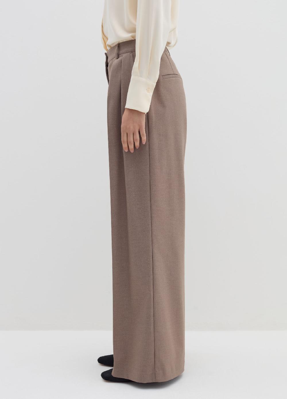 Stefanel Pantalone loose fit con pinces Vendite stagionali
