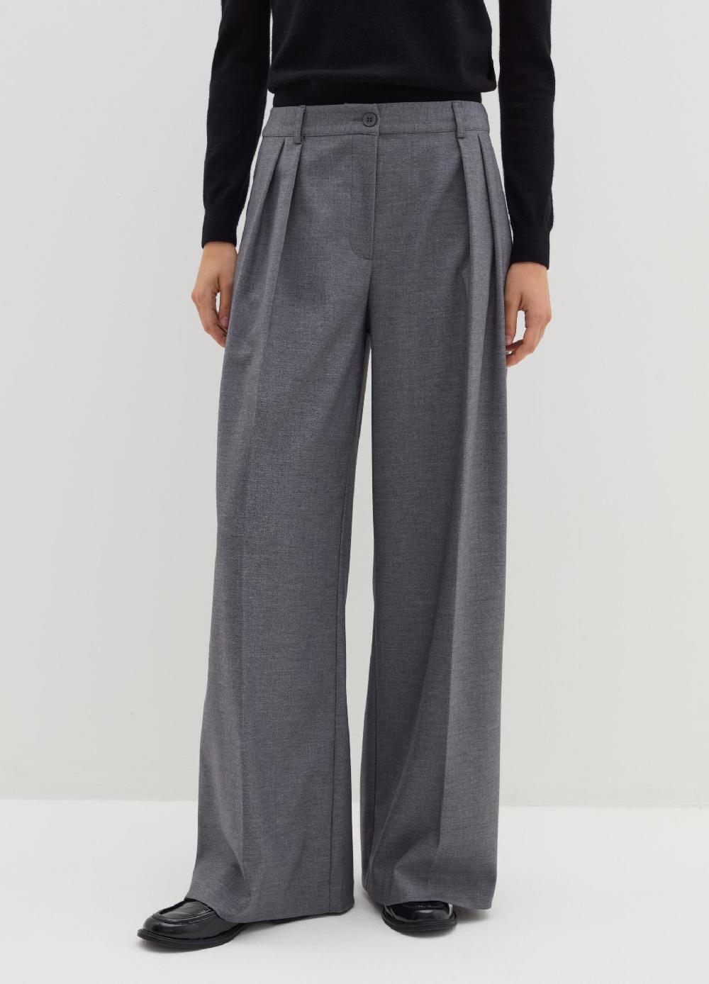 Stefanel Pantalone loose fit con pinces Offerte esclusive