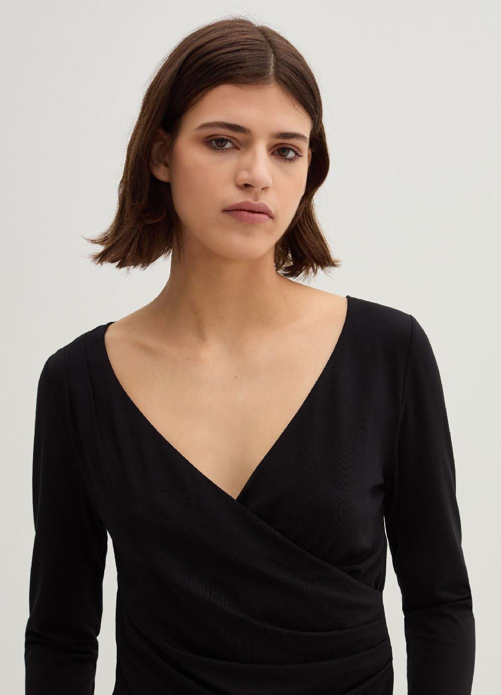 Stefanel T-shirt scollo a V con incrocio Discount Store per i nuovi prodotti