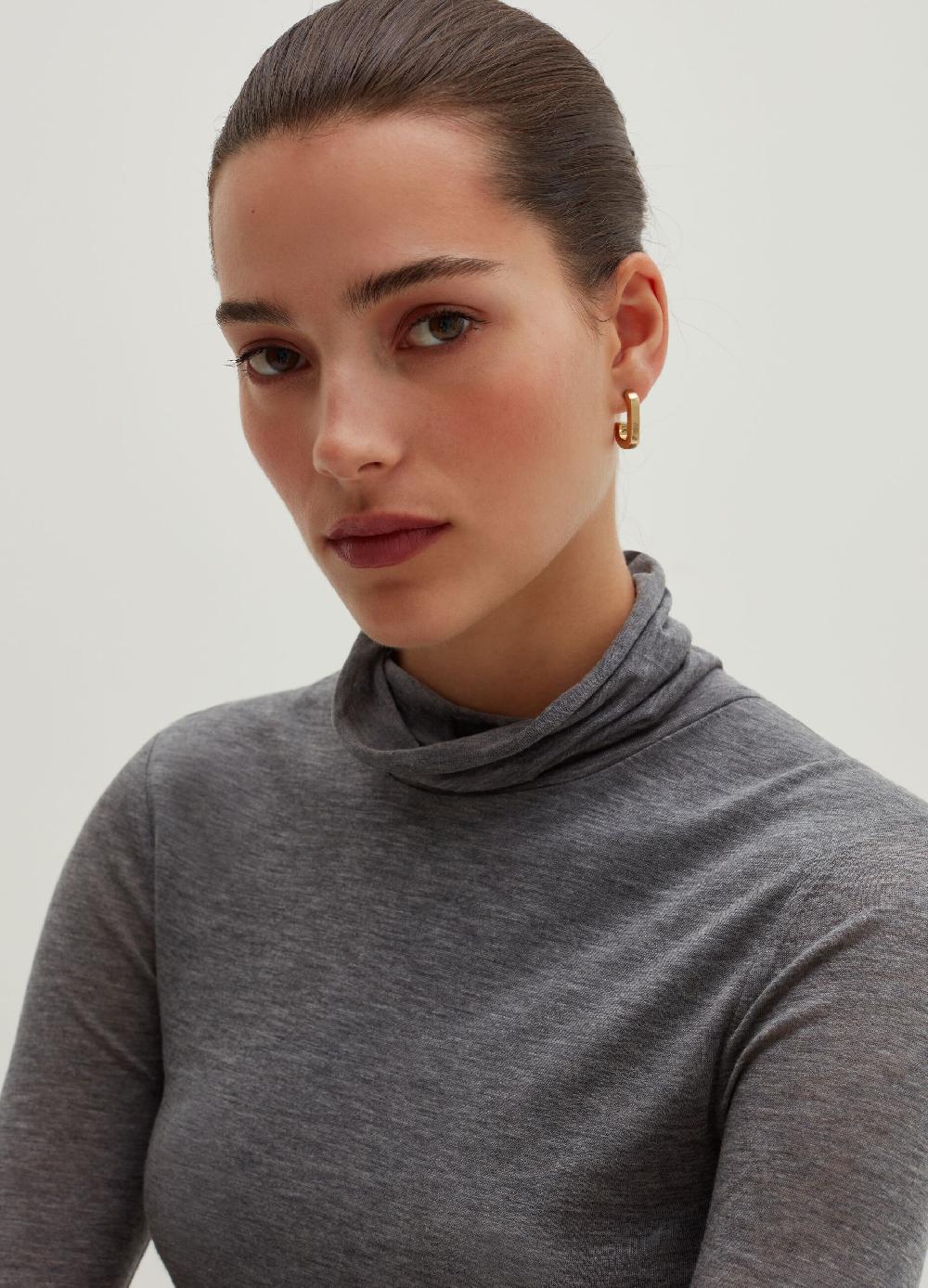 Stefanel T-shirt a maniche lunghe con collo alto In Linea