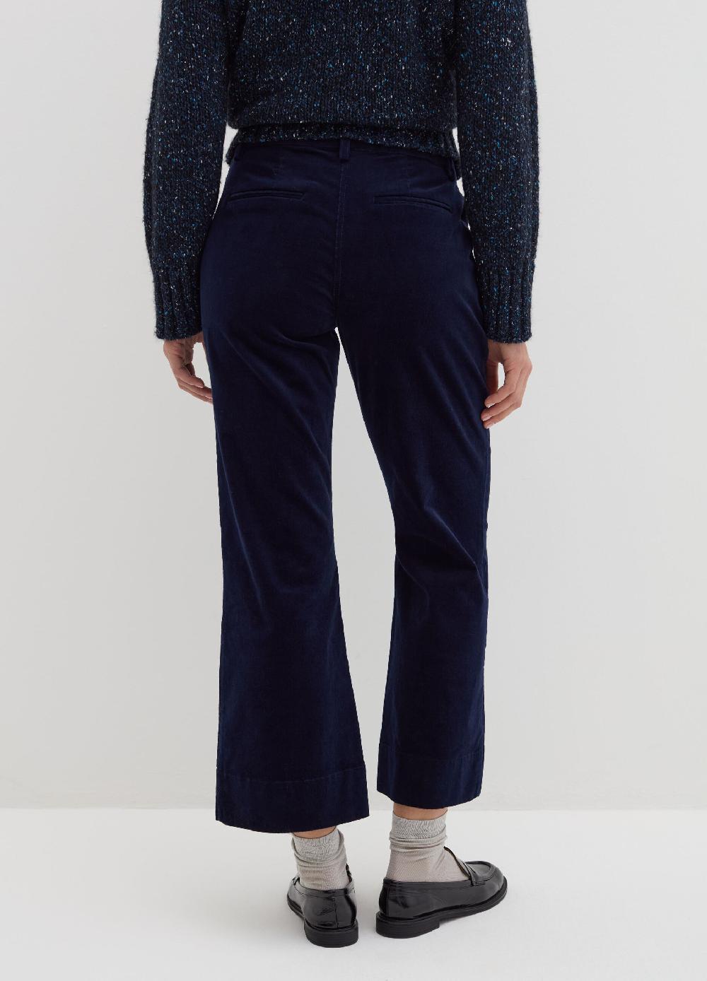 Stefanel Pantalone flare fit in corduroy Prezzo Ridotto