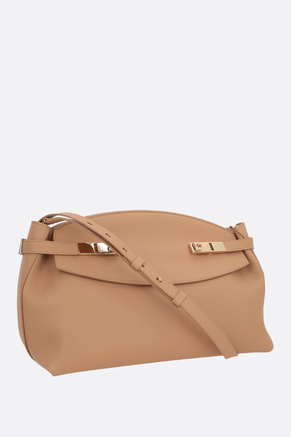 FERRAGAMO borsa a spalla Hug in pelle martellata Economico