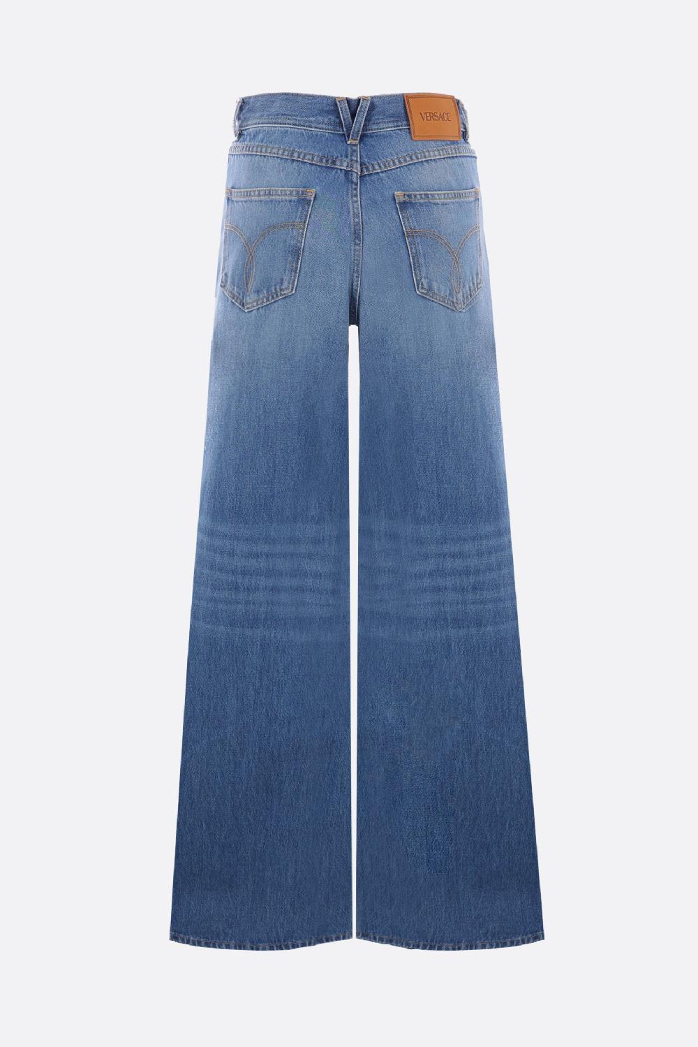VERSACE jeans a gamba larga in denim Medusa '95 Saldi