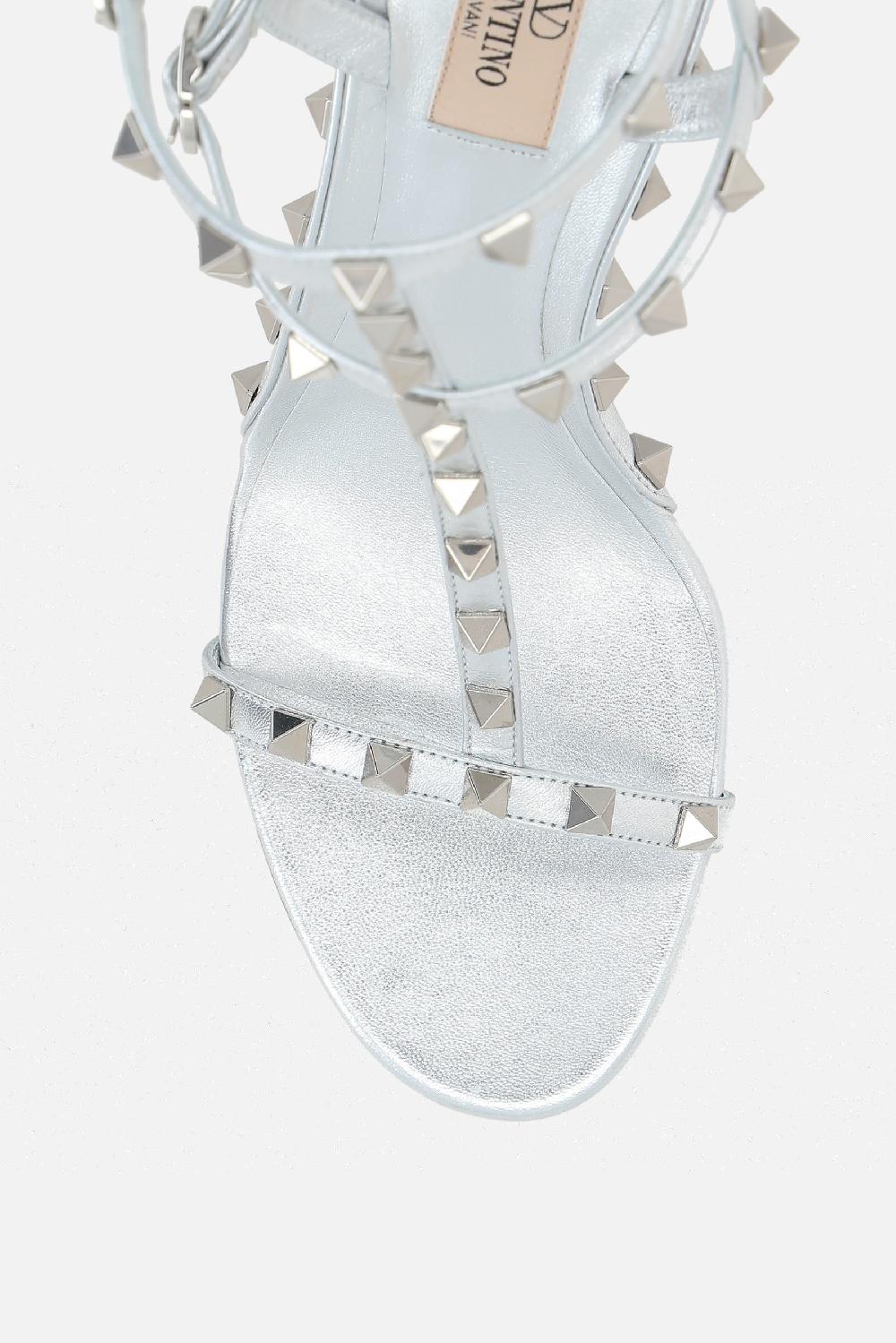 VALENTINO GARAVANI sandalo Rockstud in nappa laminata Qualità