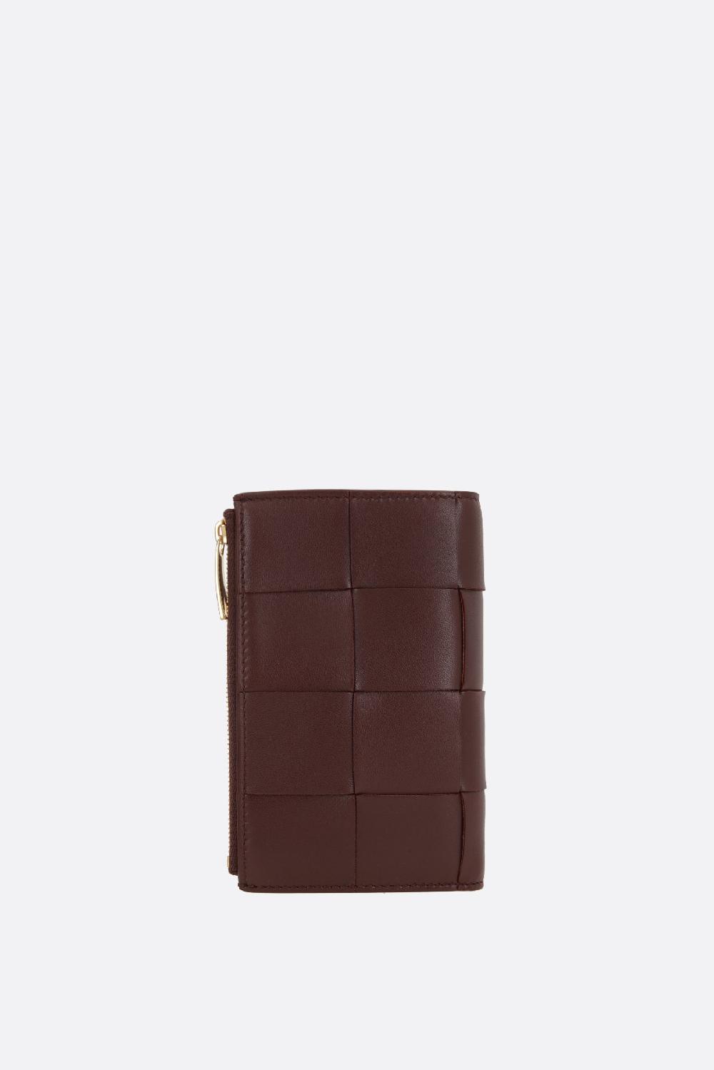 BOTTEGA VENETA portafoglio bi-fold medio Cassette in Maxi Intrecciato nappa Outlet